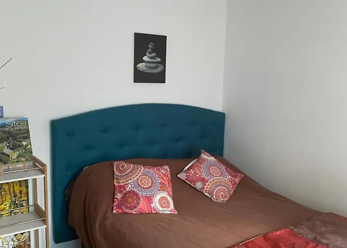 Studio Bas De Villa Avec Grande Terrasse